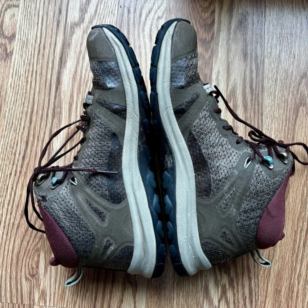 Keen Women's Gypsum II Winter Boots - Brown and Burgundy - Size 7.5